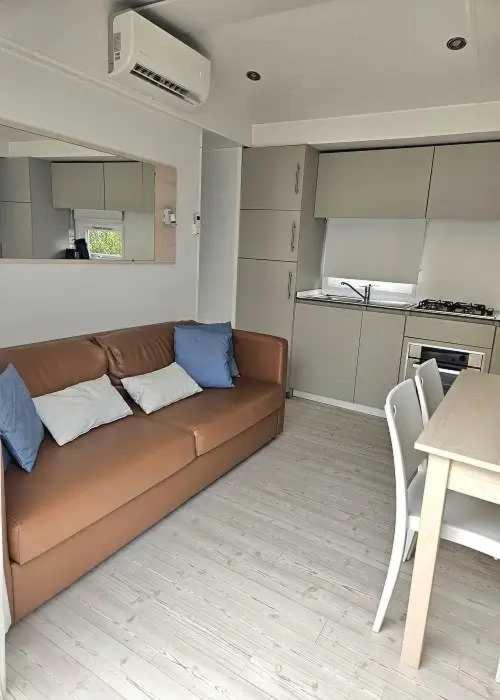 Camping De Charlieu - Mobile Home Exterior photo